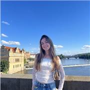 Estudiante universitaria con nivel de inglés fluido da clases de inglés nivel primaria, ESO y Bachillerato en Madrid.